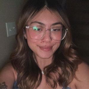 Meet your Posher, Mikayla